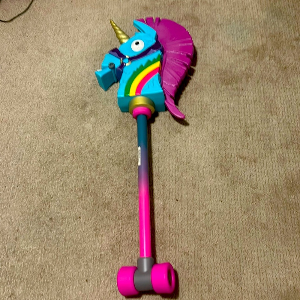 Fortnite pickaxe Llama